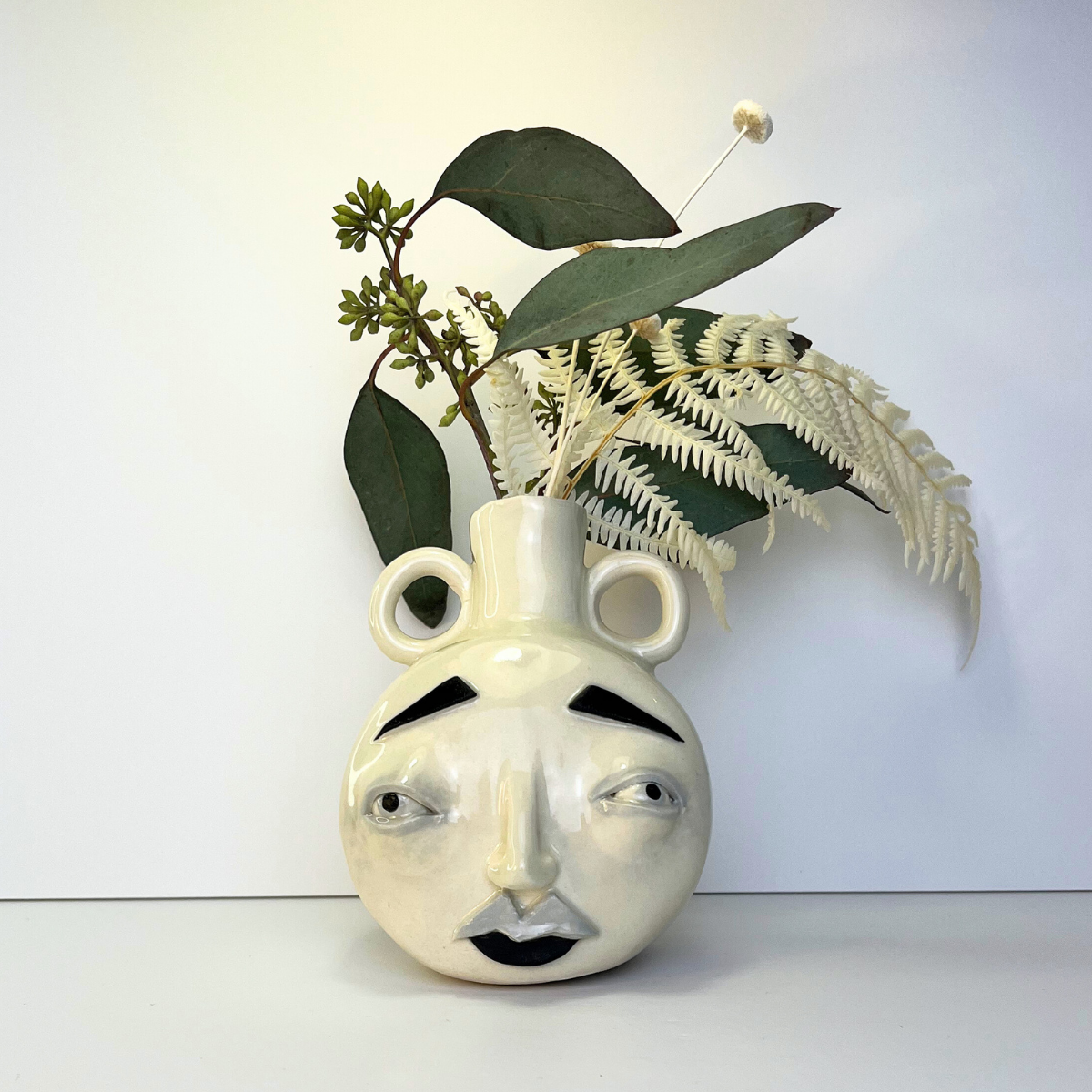 Large Moon Face Vase – Handmade Ceramic with Handles 1/1