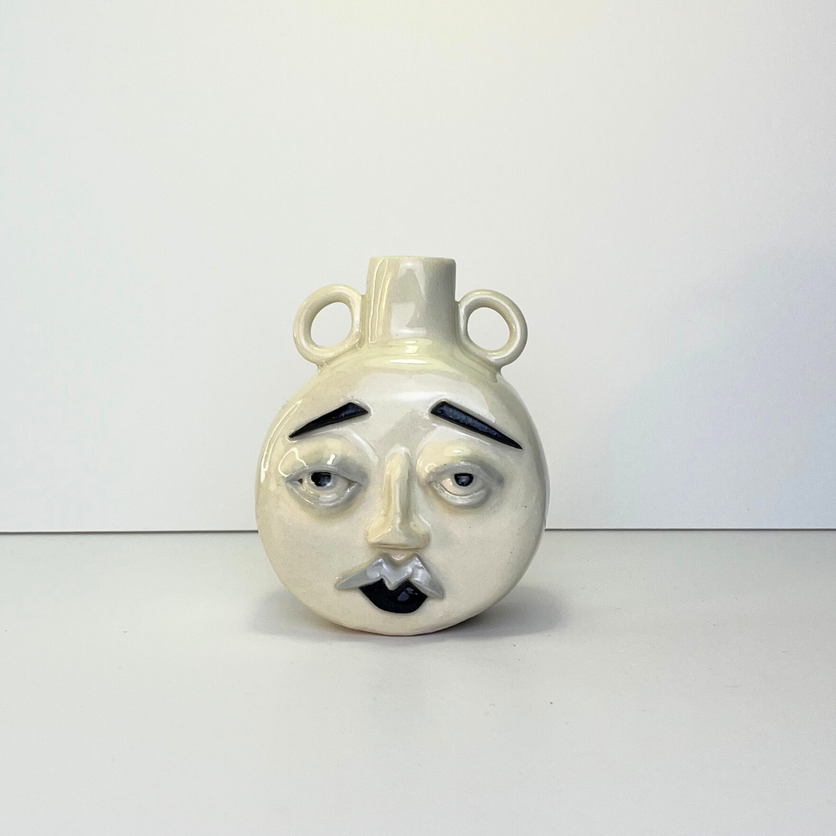 Medium Moon Face Vase – Handmade Ceramic with Handles 3/4