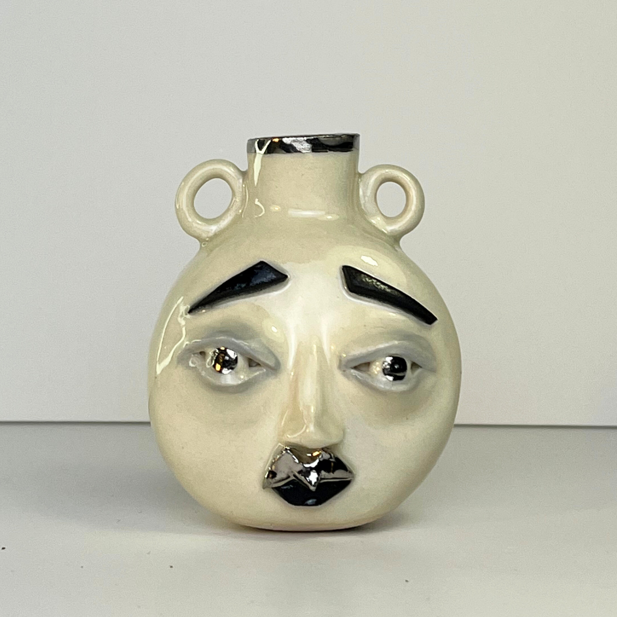 Small Moon Face Vase – White Gold Overglaze, Handmade Ceramic 1/3