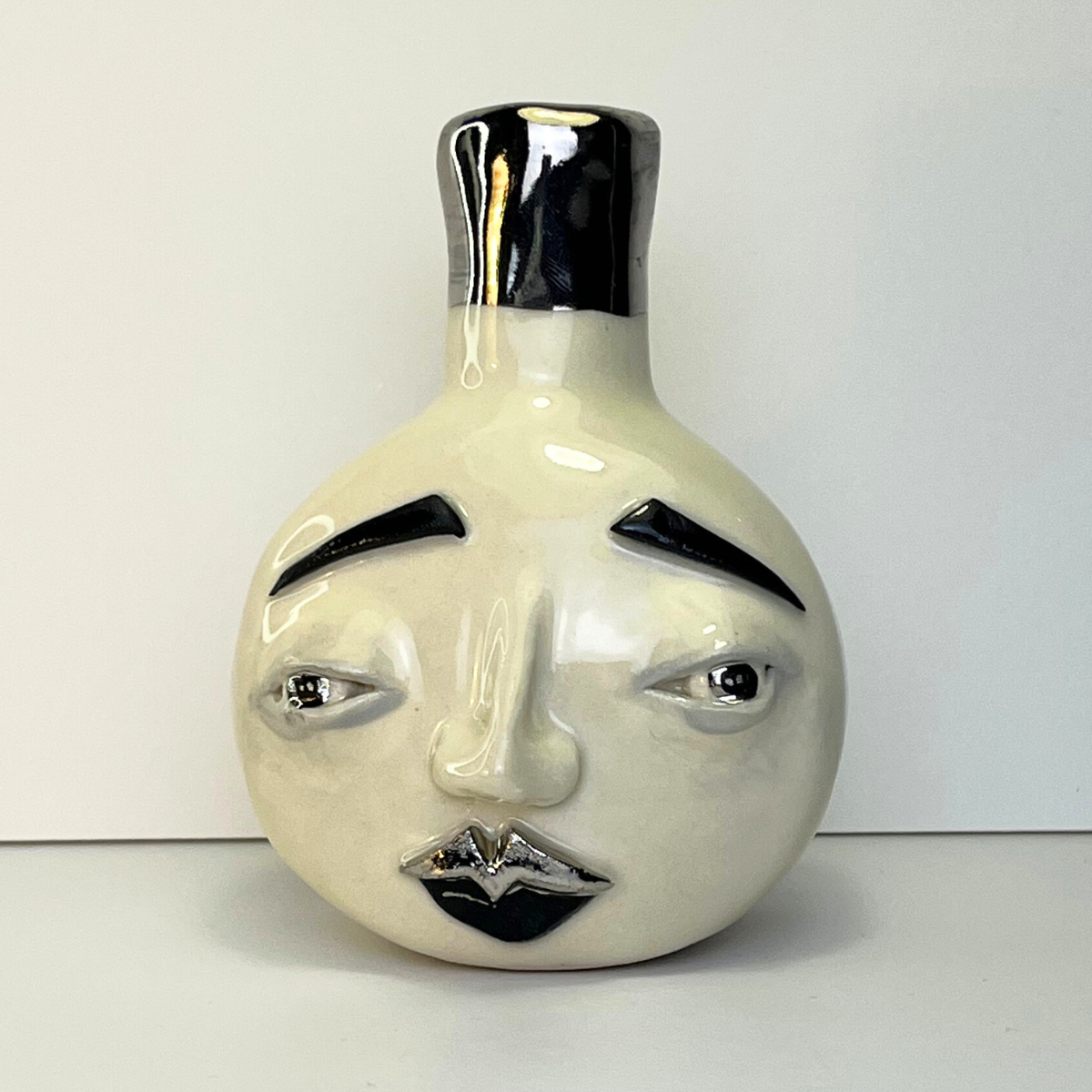 Large Moon Face Vase – White Gold Overglaze, Handmade Ceramic 2/3