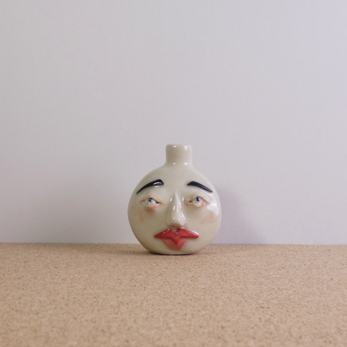 Small Moon Face Bud Vase Pink and Red | Porcelain 2/4