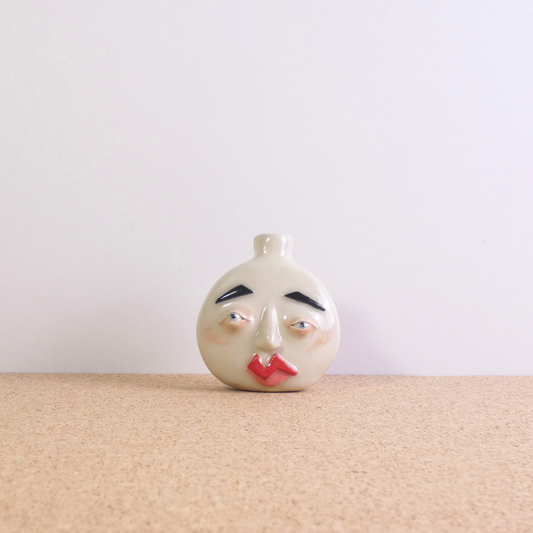 Small Moon Face Bud Vase Pink and Red | Porcelain 3/4